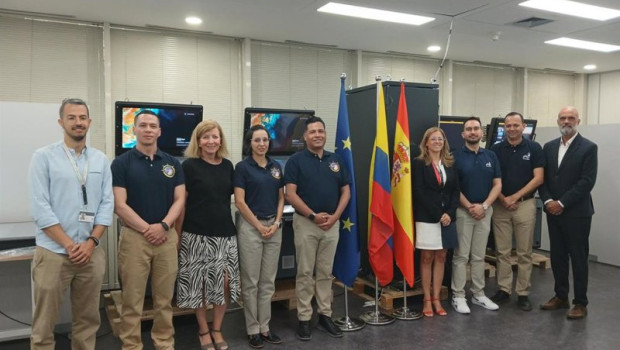 ep foto de la delegacion de la armada colombiana y de la corporacion de ciencia y tecnologia para el