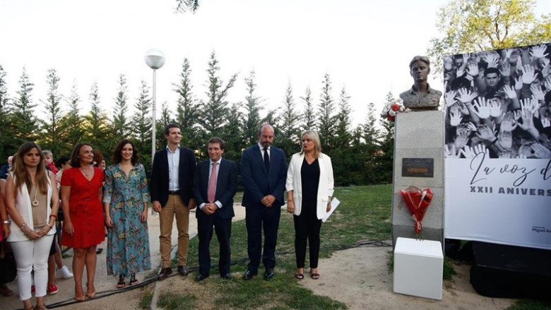 (I3-D) La candidata del PP a la Presidencia de la Comunidad de Madrid, Isabel Díaz Ayuso, el presidente del PP, Pablo Casado, el alcalde de Madrid, José Luis Martínez Almeida, el presidente de la Comunidad de Madrid en funciones, Pedro Rollán, y Marimar B | Ricardo Rubio - Europa Press ep i3-d la candidatappla presidenciala comunidadmadrid isabel diaz ayuso presidentepp pablo casado alcaldemadrid jose luis martinez almeida presidentela comunidadmadridfunciones pedro rollan y marimar b
