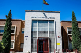 ep imagen de la fachada del edificio del centro de estudios juridicos en madrid adscrito al