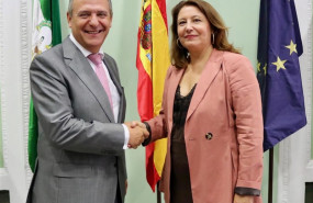 ep la consejera de agricultura carmen crespo y el director general de endesa francisco arteaga
