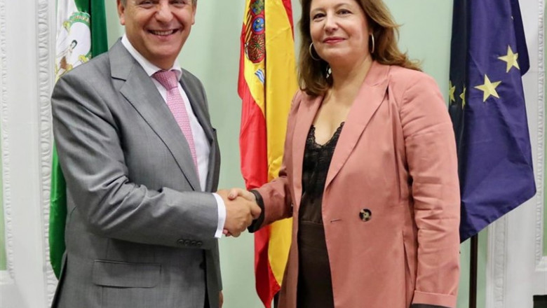ep la consejera de agricultura carmen crespo y el director general de endesa francisco arteaga