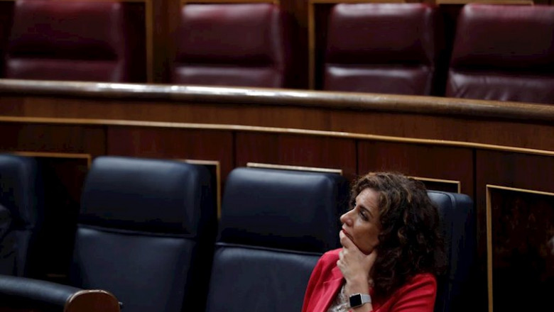 La ministra de Hacienda y portavoz del Gobierno, María Jesús Montero, durante la sesión de control al Ejecutivo celebrada este miércoles en el Congreso | Pool ep la ministra de hacienda y portavoz del gobierno maria jesus montero durante la sesion de control
