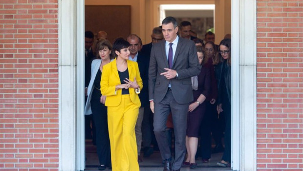 ep la ministra de vivienda y agenda urbana de espana isabel rodriguez y el presidente del gobierno
