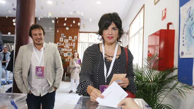 ep la presidenta de adelante andalucia y coordinadora de podemos andalucia teresa rodriguez junto a