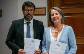 ep los diputados de vox por murcia lourdes mendez y joaquin robles presentan una bateria de