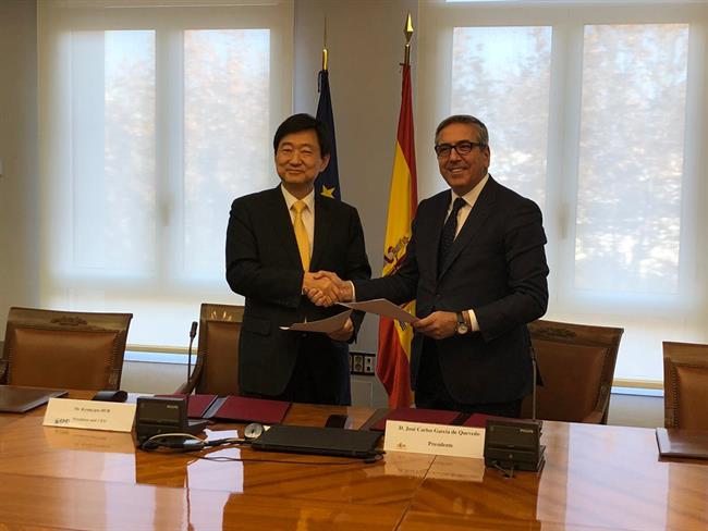 Momento de la firma del acuerdo entre el ICO y el organismo coreano KIND | ICO ep momentola firmaacuerdoicoorganismo coreano kind