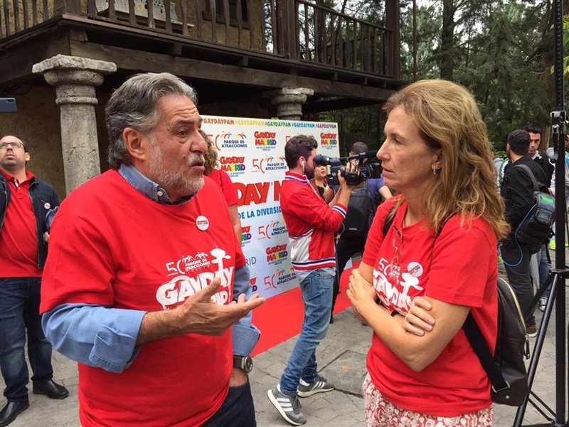 ep pepu hernandez en el gayday del parque de atracciones