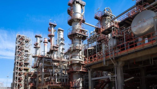ep planta de refino de cepsa en huelva