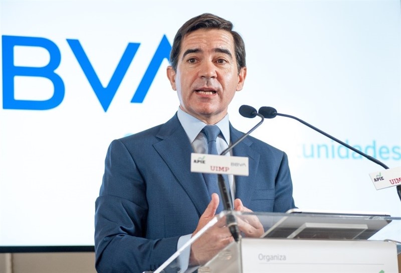 El PNV pide a Sánchez la fusión BBVA-Bankia con Goiri al frente para investirle