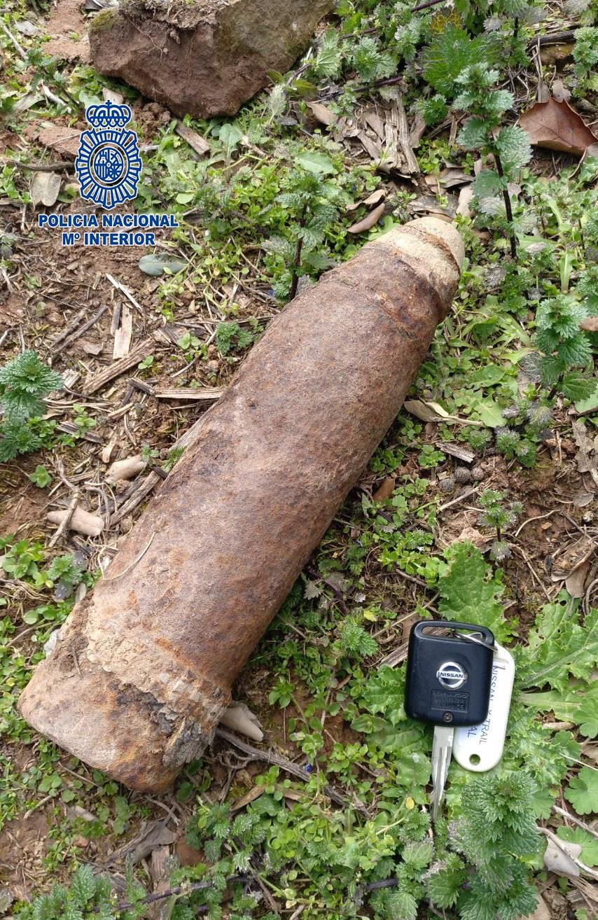 Proyectil encontrado en el parque de La Grajera de Logroño | POLICÍA NACIONAL DE LA RIOJA ep proyectil encontradoparquela grajeralogrono