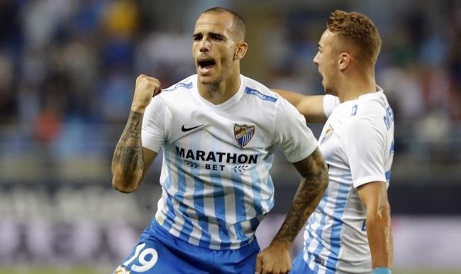 Sandro Ramírez celebra un gol con el Málaga | LALIGA ep sandro ramirez celebragolmalaga