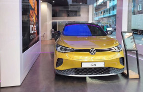 ep turismo nuevo en un concesionario