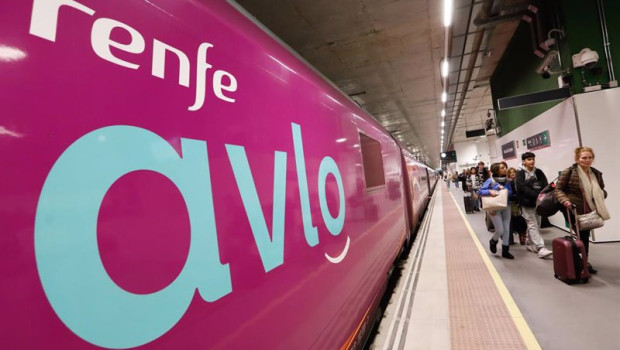 ep un tren de avlo en la estacion de murcia el carmen a 10 de diciembre de 2023 en murcia region de