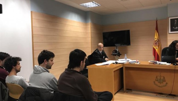 ep varioslos acusados frentefiscal mientras este intervienejuicio