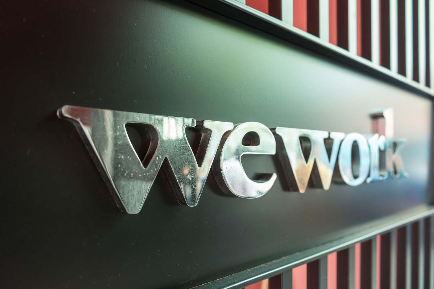 wework songe a reduire l influence de ses cofondateurs pour sauver son ipo 
