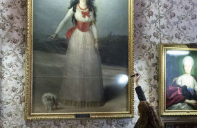 1568041021 190909 colocaci n cuadro duquesa de albapalacio de liria