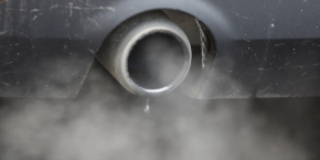 auto-gaz-echappement-pollution-atmospherique-air-dioxyde-de-carbone-pm10-co2 auto-gaz-echappement-pollution-atmospherique-air-dioxyde-de-carbone-pm10-co2