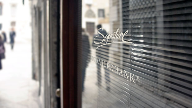 dl signature bank nyc new york city collapsed technology cryptocurrency lender us usa united states of america logo 1
