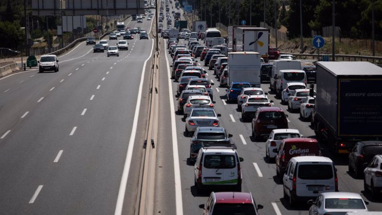 Archivo - Atasco en la autovía A-4 | Alejandro Martínez Vélez - Europa Press - Archivo ep archivo atasco en la autovia a 4