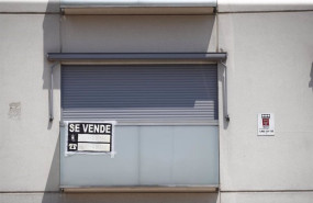 ep archivo cartel de se vende en el balcon de un piso de un edificio de madrid en una imagen de 20220718104903 ep archivo cartel de se vende en el balcon de un piso de un edificio de madrid en una imagen de 20220718104903