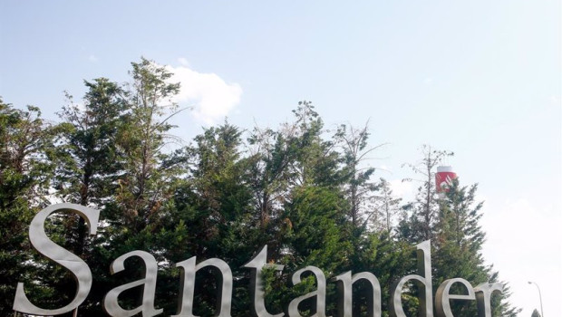 ep archivo   cartel del banco santander en la ciudad grupo santander comunidad de madrid