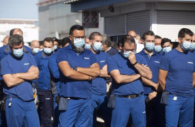 ep archivo   concentracion de ccoo y del comite de empresa de airbus tablada para defender el empleo