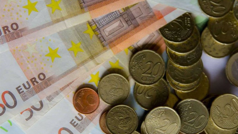 Archivo - El 65% de los españoles ha usado el efectivo a diario en 2023 y para el 60% es su medio de pago principal, según el Banco de España. | EUROPA PRESS - Archivo ep archivo el 65 de los espanoles ha usado el efectivo a diario en 2023 y para el 60 es su medio