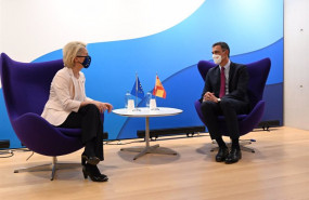 ep archivo   el presidente del gobierno pedro sanchez se reune con la presidenta de la comision