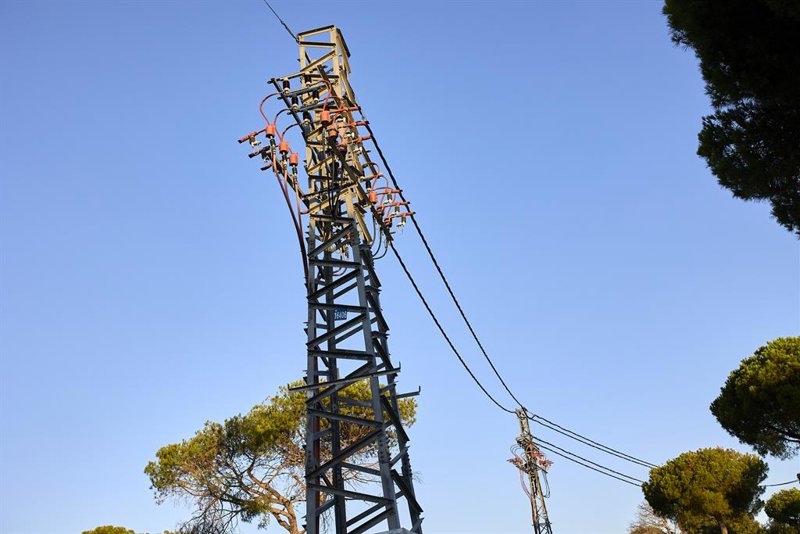 La demanda eléctrica cae un 0,9% en junio en España, pero las renovables suben un 12%
