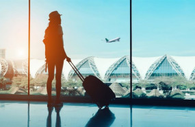 ep archivo una mujer en el aeropuerto ep archivo una mujer en el aeropuerto