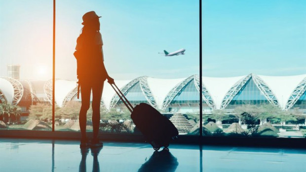 ep archivo   una mujer en el aeropuerto