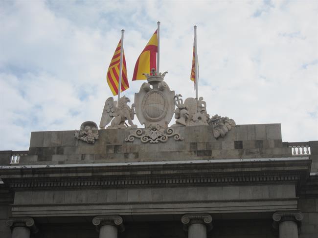 Banderas en el Ayuntamiento de Barcelona | BARCELONA ep banderasayuntamientobarcelona