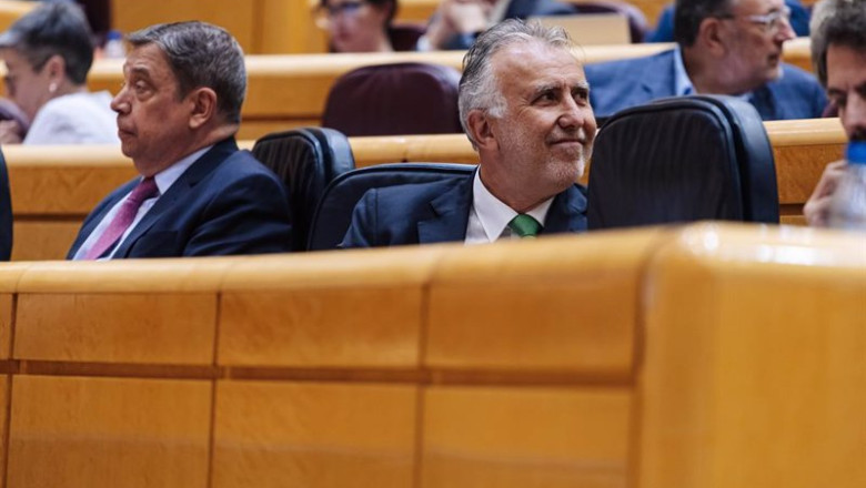 ep el ministro de politica territorial y memoria democratica angel victor torres durante una sesion