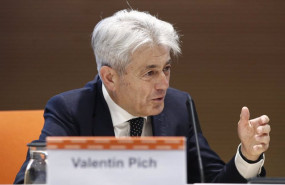 ep el presidente del consejo general de economistas de espana valentin pich durante la celebracion