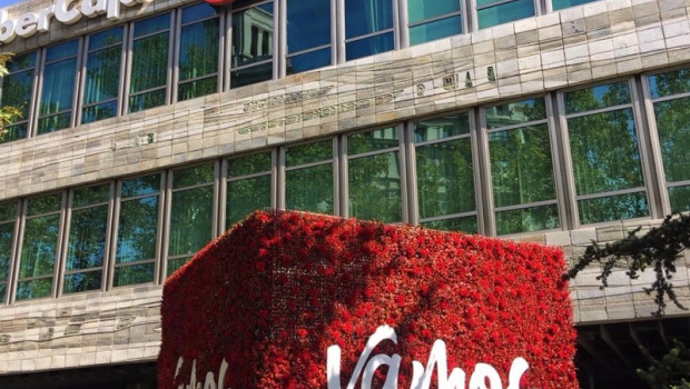 ep flores en la sede de ibercaja con motivo del dia del pilar