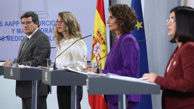 ep i-d el ministro de seguridad social y migraciones jose luis escriva la ministra trabajo y