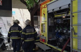 ep intervencionlos bomberoscadizincendiouna vivienda