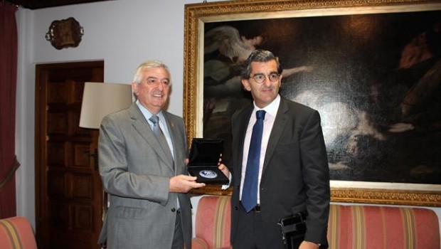ep la universidadesantiagola fundacioninvestigacionhm hospit