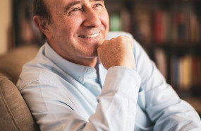 imagen del escritor pedro l yfera