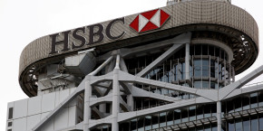 le siege de hsbc dans le quartier financier de hong kong 20240221072225 