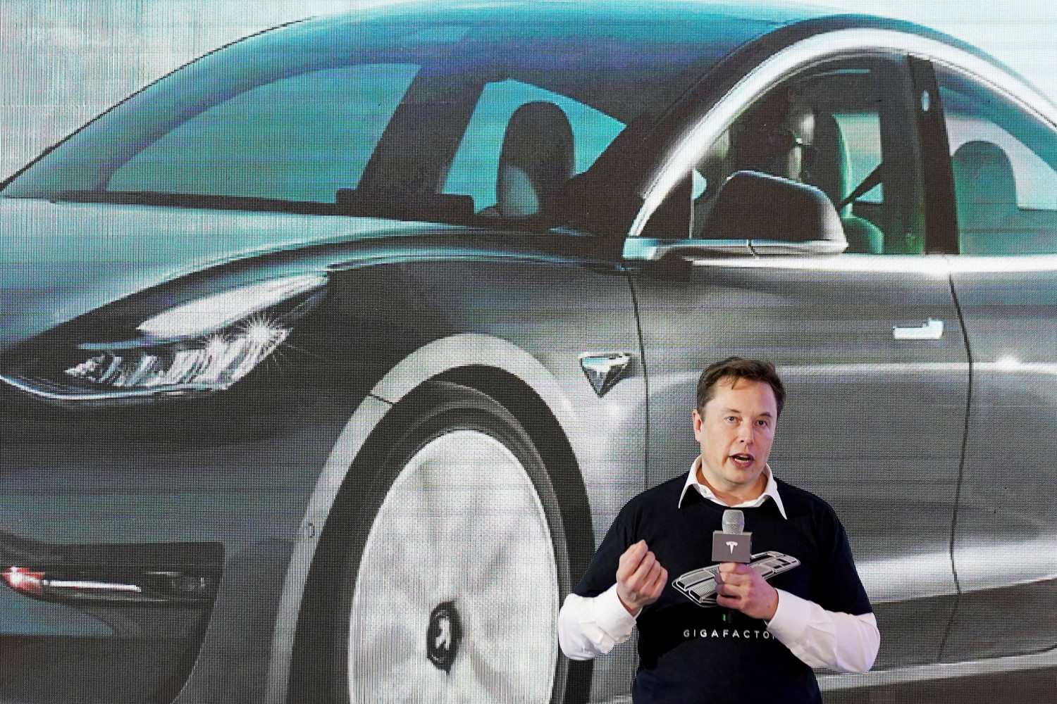 musk dit avoir contacte apple par le passe pour revendre tesla 