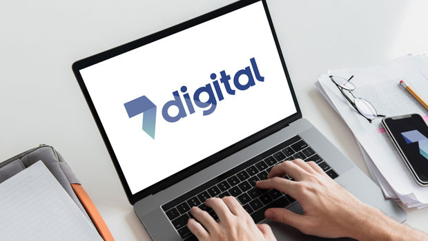 dl 7digital aim 7 digital music streaming technology service logo