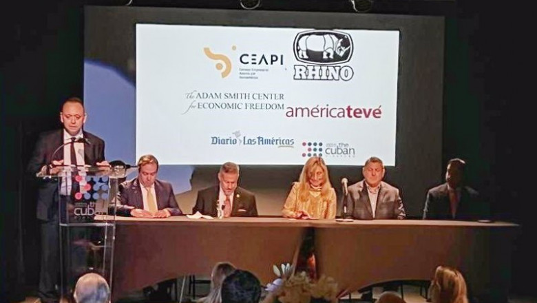 Archivo - Marcell Felipe presidente del American Museum of the Cuban Diaspora; Carlos Díez de Rosillo, director del Adam Smith Center; Jose “Pepe” Diaz, chairman of the Miami-Dade Board of County; Núria Vilanova, presidenta de CEAPI; Josh Liebman, south M | CEAPI - Archivo ep archivo marcell felipe presidente del american museum of the cuban diaspora carlos diez de