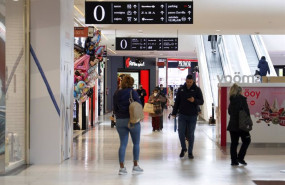 ep archivo   personas comprando en un centro comercial