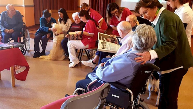 ep atencion a dependientes con animales en una residencia