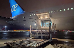 ep avion con material sanitario para la comunitat valenciana