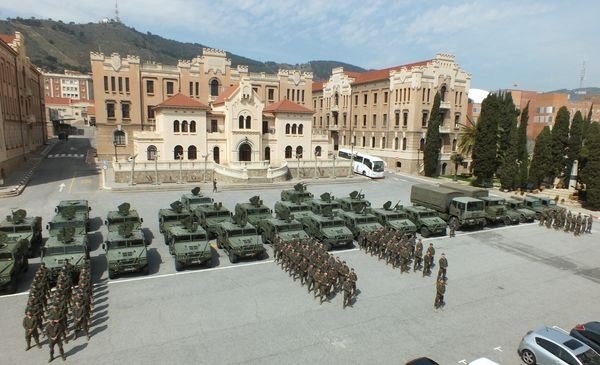 ep detalle del regimiento de infanteria arapiles 62 del ejercito de tierra lista para ser revistada