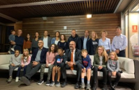 ep el conseller de interior de la generalitat miquel buch con los participantes en la campana al