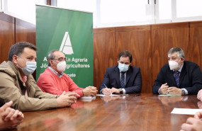 ep el presidente del pp paco nunez se reune con los responsables de asaja de la provincia de