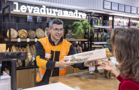 ep estacion de servicio de repsol con corner de levaduramadre que vende pan artesano
